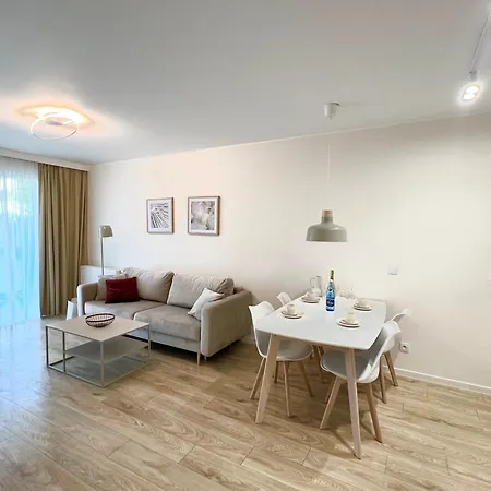 Marina Bay & Apartment